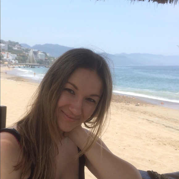 Meet your Posher, Jenna - Picture 1 of 1